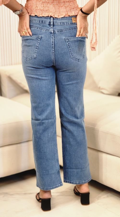 Women Straight Fit Jeans