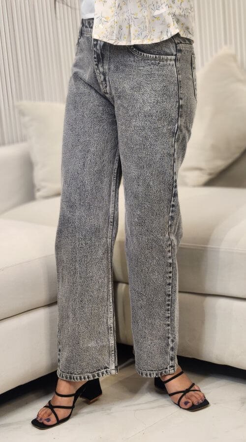 Women Straight Jeans