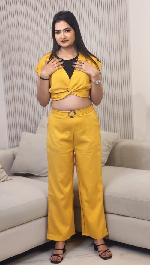 Crop-Top and Trousers