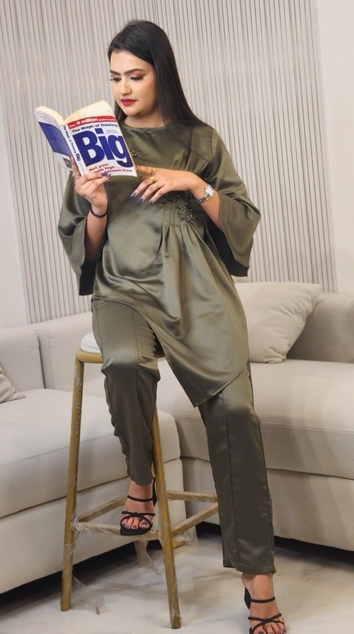 Women Appliqued Grip Co-Ord Set ( Top & Trousers )