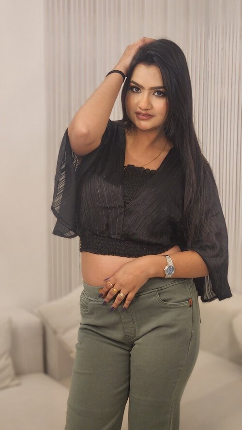 Women Solid V-Neck Georgette Shrug Style with Smocked inner Crop Top