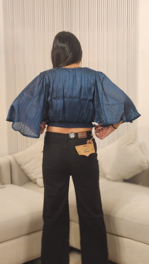 Women Solid V-Neck Georgette Shrug Style with Smocked inner Crop Top