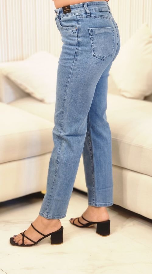 Women Straight Fit Jeans