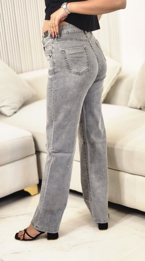 Women Straight Fit Jeans