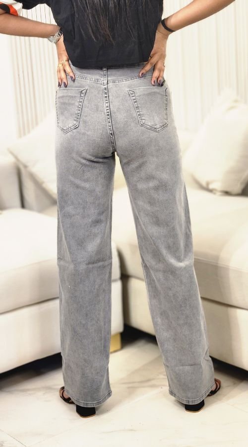 Women Straight Fit Jeans