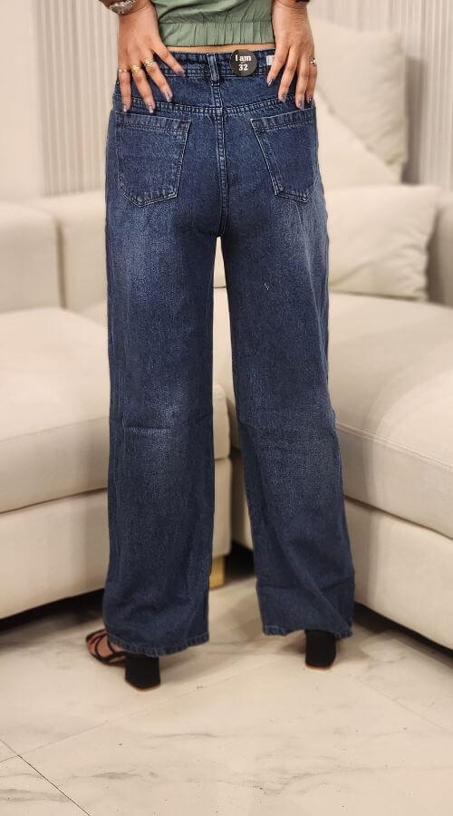 Women Straight Fit Clean Look Jeans