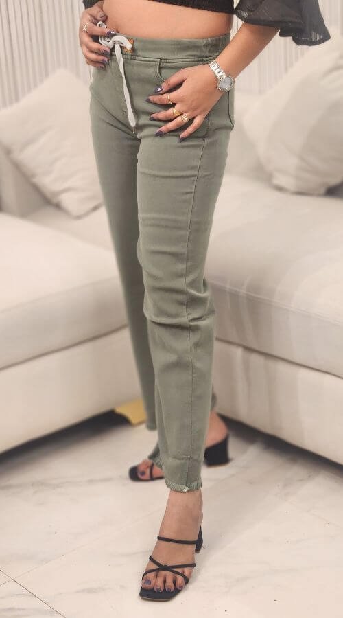 Women Straight Fit Stretchable Jeans