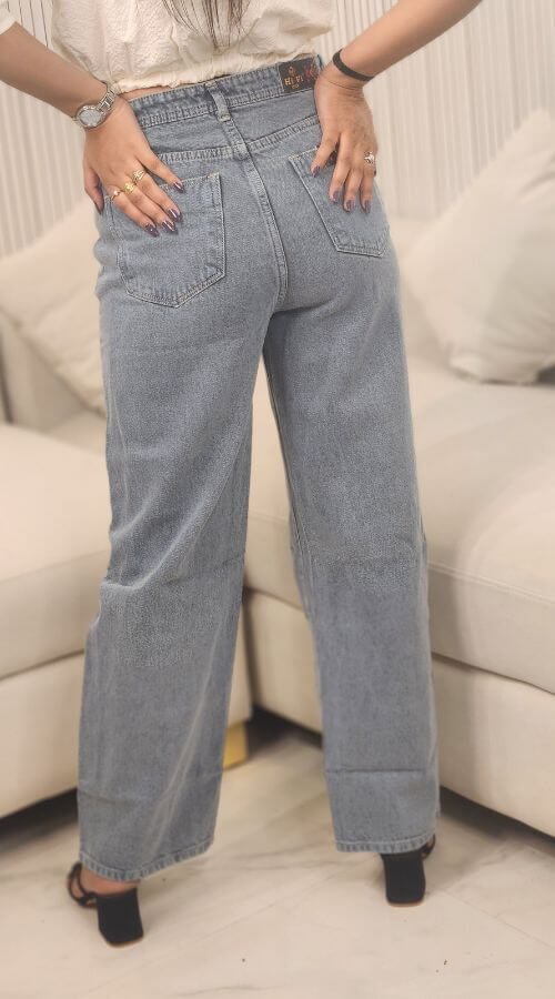 Women Regular High Rise Mildly Distressed Stretchable Jeans